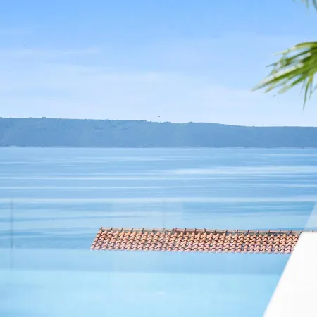 Medusa Villa *